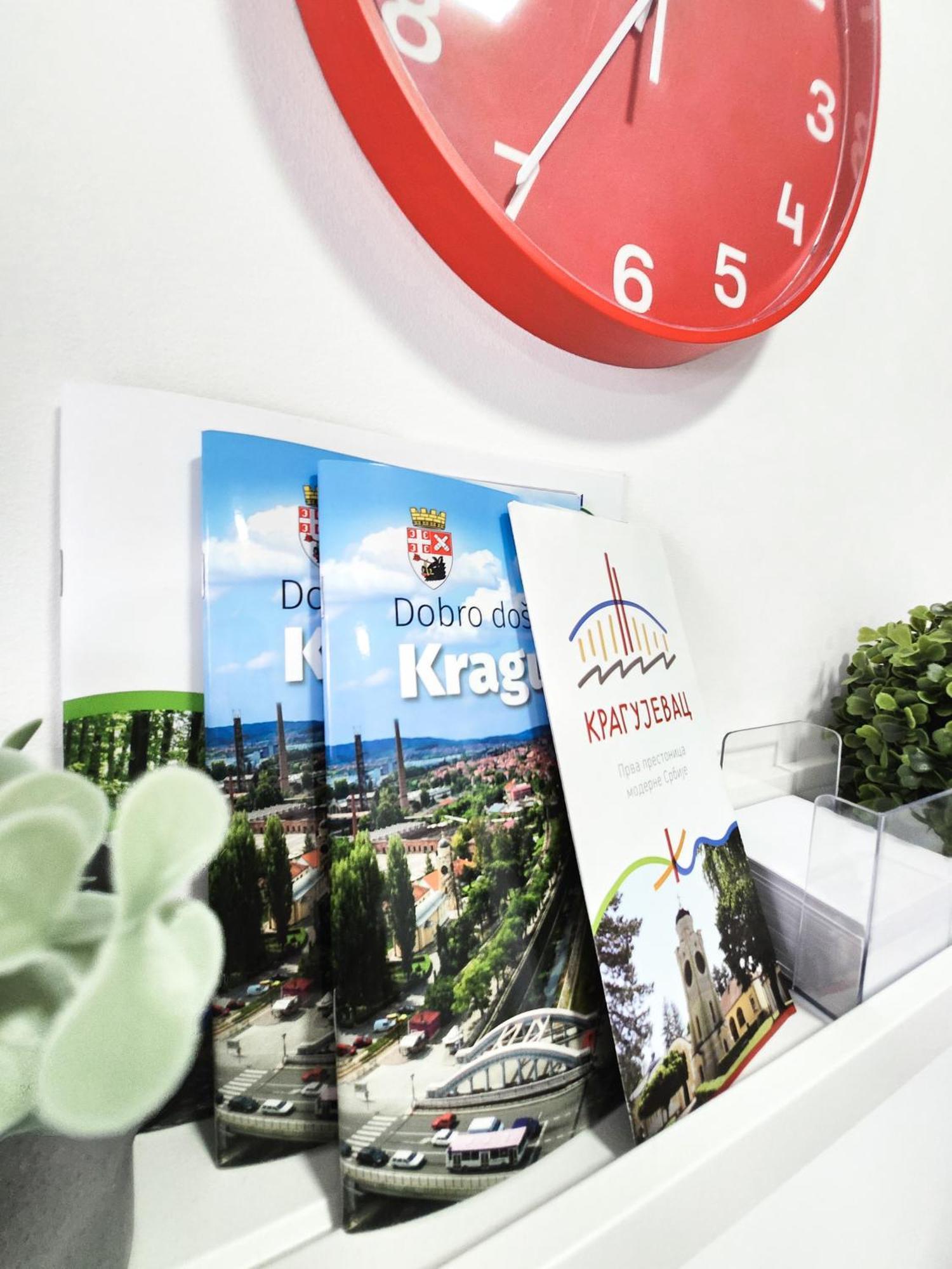Oota Soko With Parking Garage Kragujevac Quarto foto